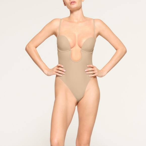 Skims Deep Plunge Thong Shapewear Bodysuit - Clay - Picture 3 of 14
